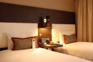 Hilton Doubletree Ealing – Bedrooms Bed head 2.jpg