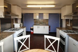 brunel-uni-clifton-hall-kitchen.jpg